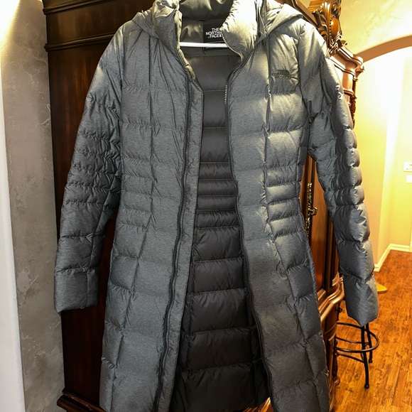 THE NORTH FACE Women's Metropolis Parka - Picture 1 of 6